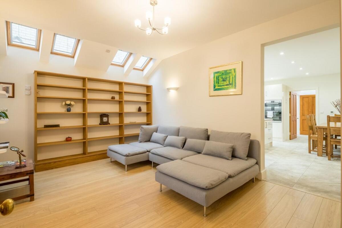 Large 4 Bedroom Home With Garden And Free Parking CBG Exterior foto