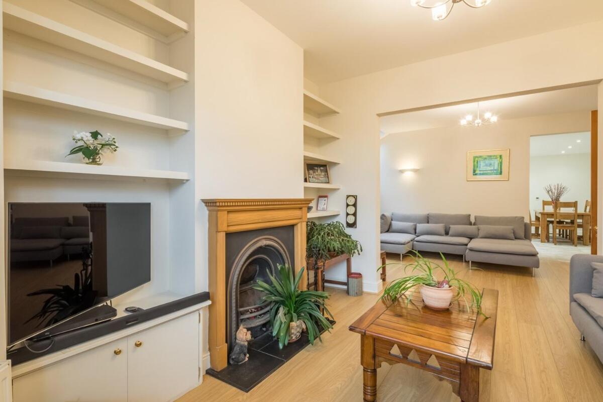 Large 4 Bedroom Home With Garden And Free Parking CBG Exterior foto