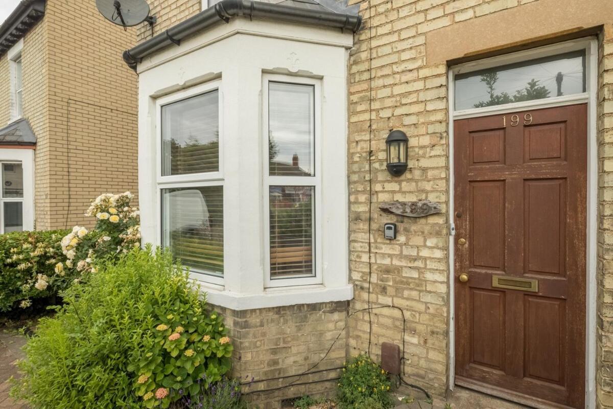 Large 4 Bedroom Home With Garden And Free Parking CBG Exterior foto